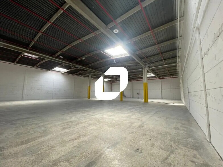Industrial in Rosny-sous-Bois for lease - Interior Photo - Image 3 of 5
