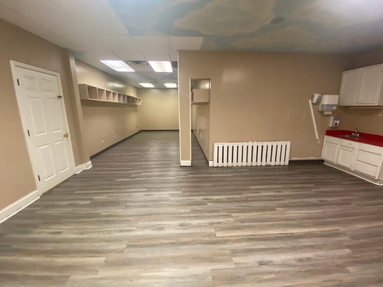 111 W 5th St, Tyler, TX for lease - Interior Photo - Image 3 of 44