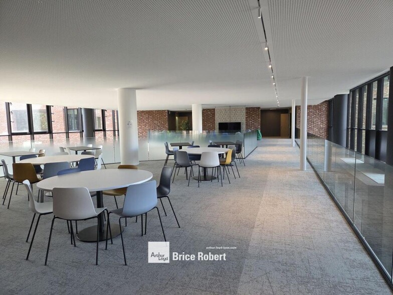 10 Rue Joannès Carret, Lyon for lease - Building Photo - Image 3 of 10