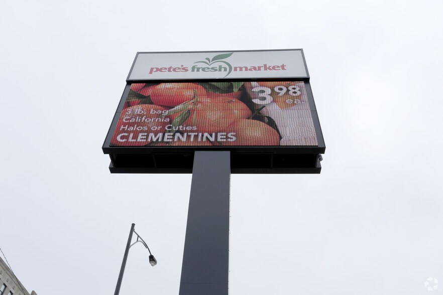 2333 W Madison St, Chicago, IL à louer - Photo du bâtiment - Image 2 de 4