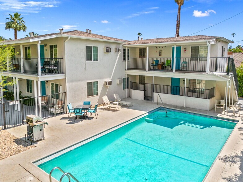 1674 S Via Salida, Palm Springs, CA à vendre - Photo du bâtiment - Image 1 de 128