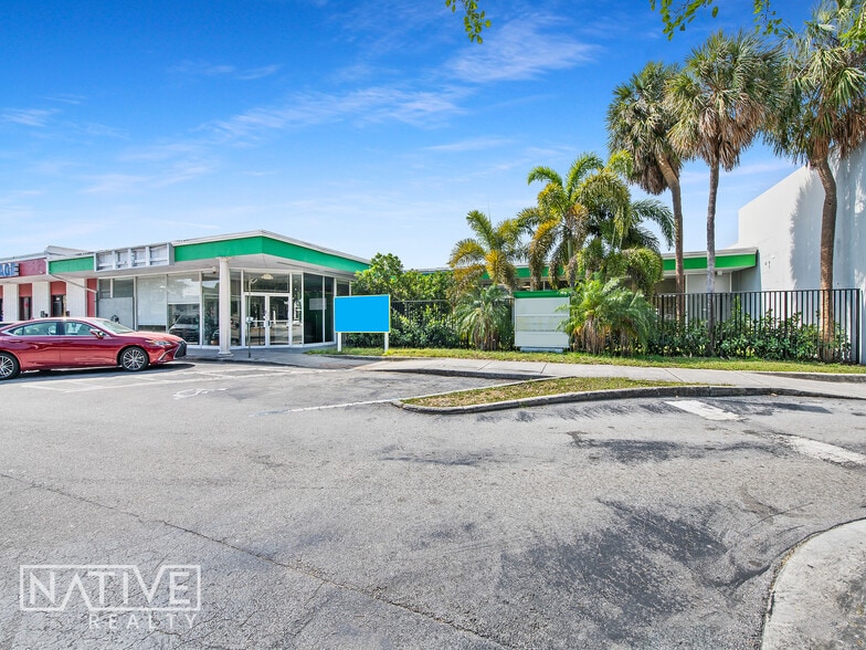 2700 E Oakland Park Blvd, Fort Lauderdale, FL for sale - Building Photo - Image 2 of 27
