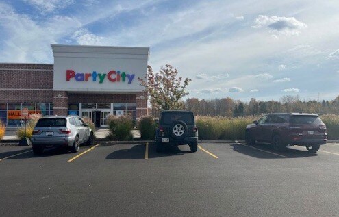 7555-7705 Market Place Dr, Aurora, OH à louer - Photo du bâtiment - Image 3 de 5