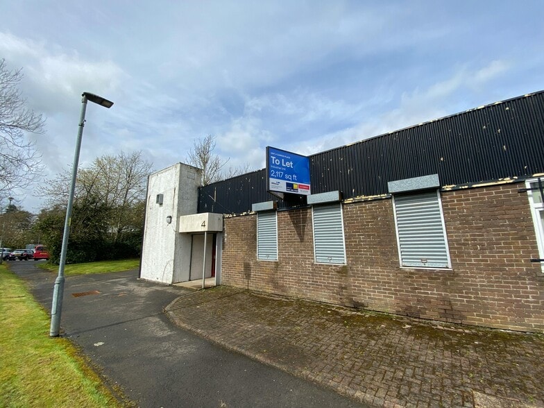 2-4 Carron Pl, East Kilbride à louer - Photo du bâtiment - Image 1 de 4