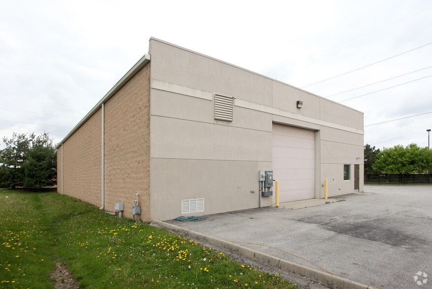 8692 Olde Worthington Rd, Westerville, OH for sale - Building Photo - Image 2 of 12