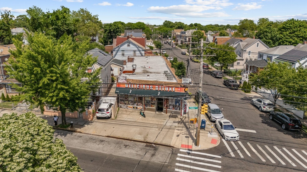 11865 Farmers Blvd, Jamaica, NY for sale - Building Photo - Image 2 of 9
