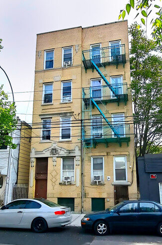 More details for 3551 10th St, Astoria, NY - Multifamily for Sale