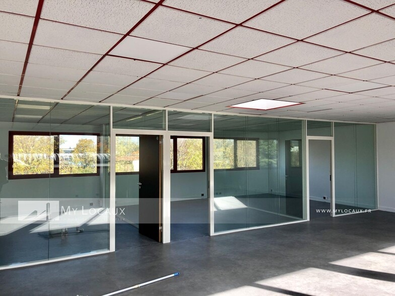 Flex dans Le Blanc-Mesnil à louer - Photo intérieure - Image 2 de 5
