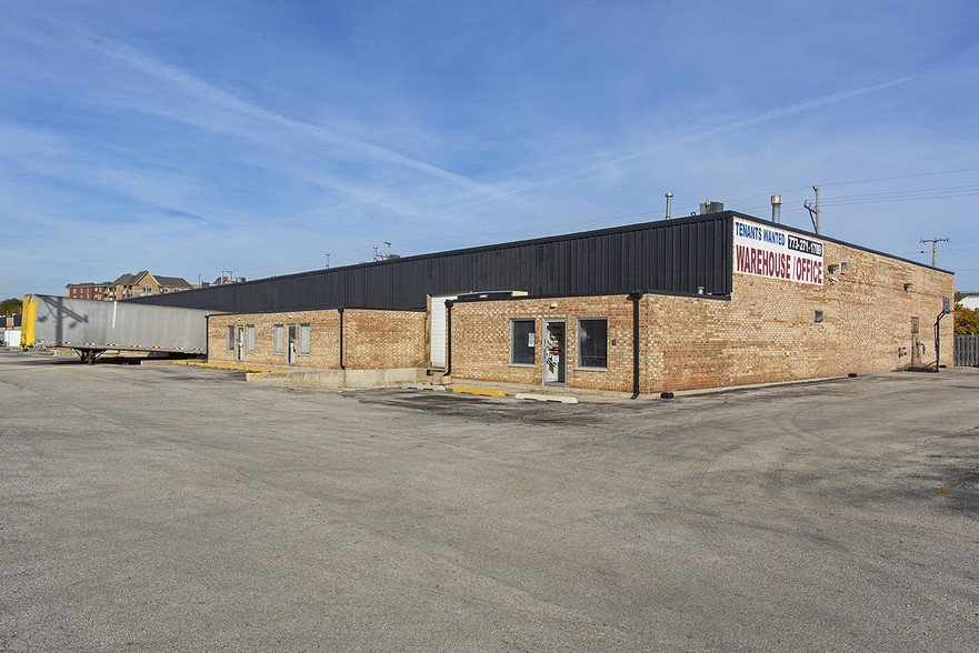 6100-6226 Madison Ct, Morton Grove, IL for lease - Building Photo - Image 1 of 6