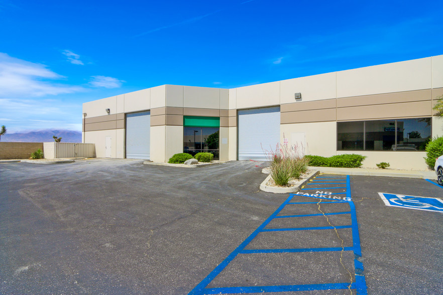 624 E Rancho Vista Blvd, Palmdale, CA for sale - Building Photo - Image 1 of 1