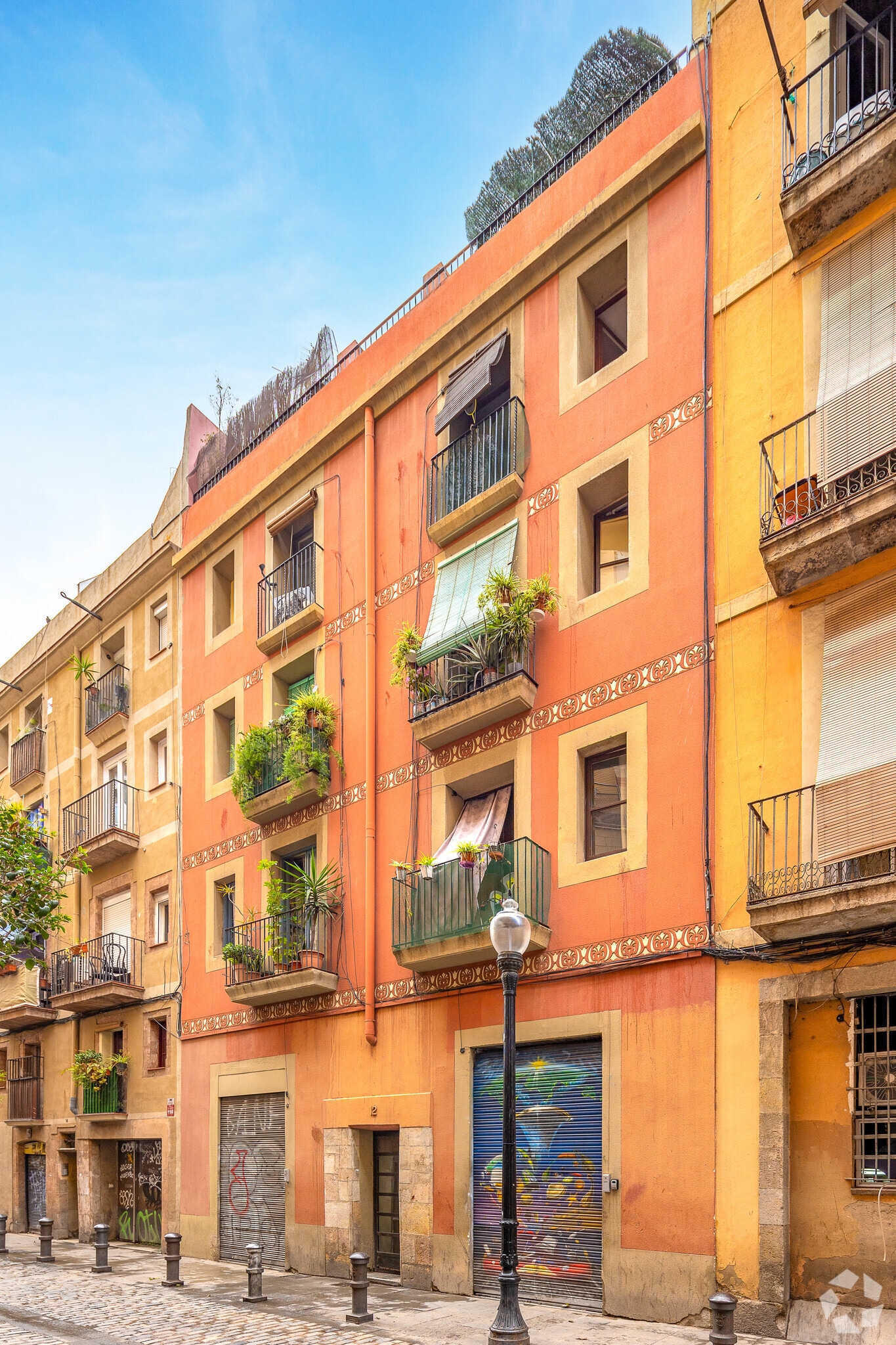 Retail in Barcelona, Barcelona for lease Primary Photo- Image 1 of 3