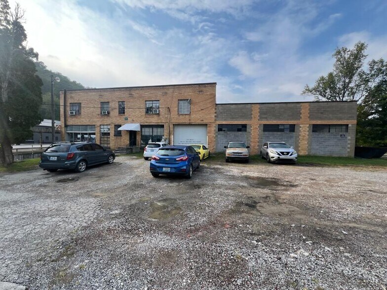 2841 N Main St, Hazard, KY à vendre - Photo du bâtiment - Image 2 de 9