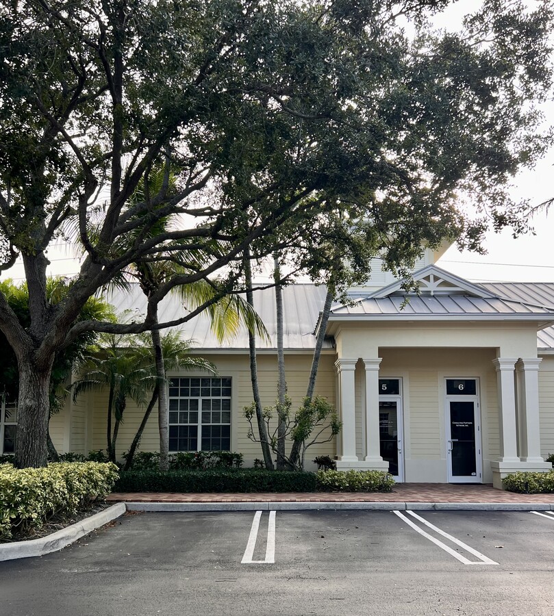 1935 Commerce Ln, Jupiter, FL 33458 - Unité 5 - - Photo intérieure - Image 2 of 5