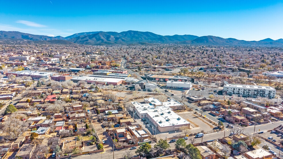 1625 Paseo de Peralta, Santa Fe, NM for sale - Building Photo - Image 3 of 12