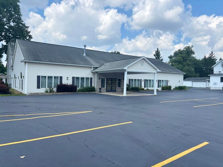 3640 Clinton St, Buffalo, NY à vendre - Photo du bâtiment - Image 2 de 42