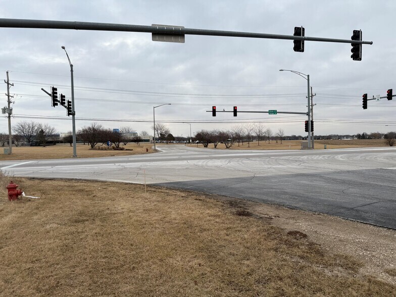 2707 IL-47, Yorkville, IL à vendre - Photo du bâtiment - Image 3 de 8