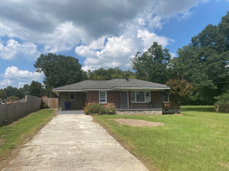 1034 Fairground St SE, Conyers, GA à louer - Photo du bâtiment - Image 1 de 12