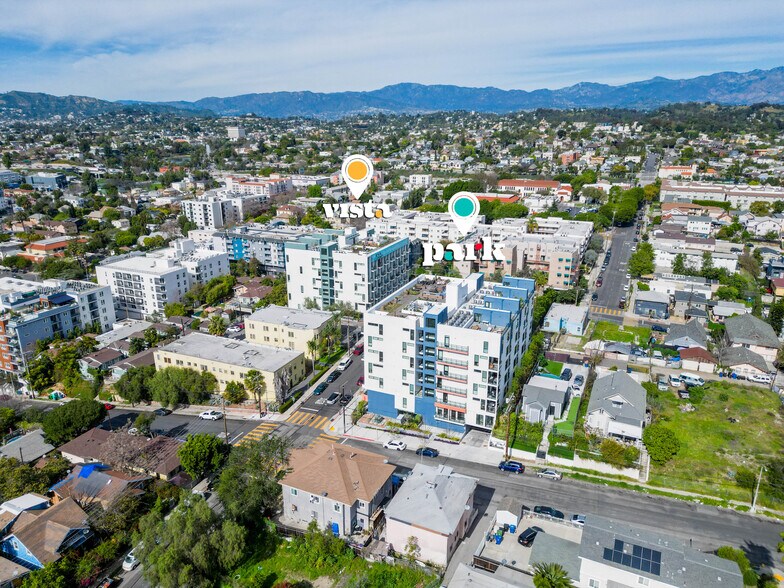The Echo Park Portfolio portefeuille de 2 propriétés à vendre sur LoopNet.ca - Photo du bâtiment - Image 2 de 7