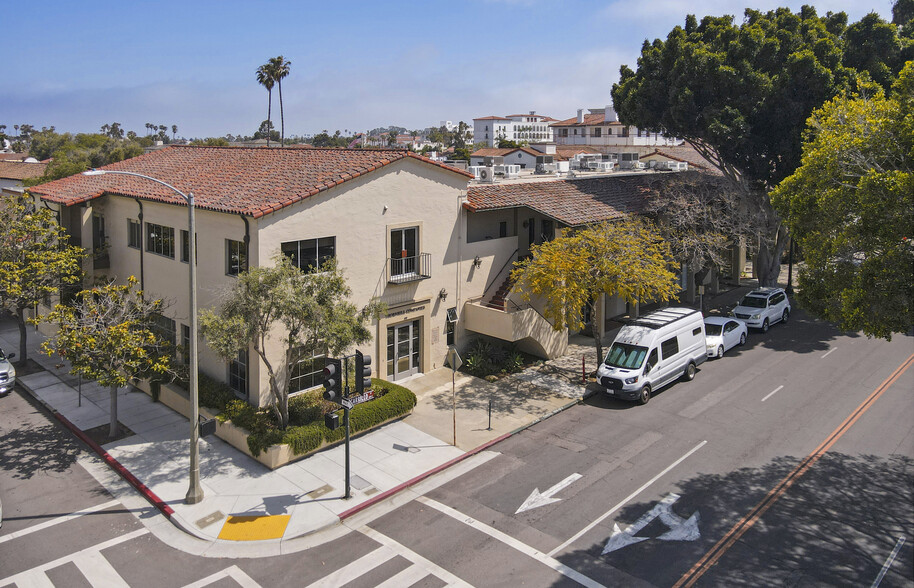 152 E Carrillo St, Santa Barbara, CA à louer - Photo du bâtiment - Image 1 de 10