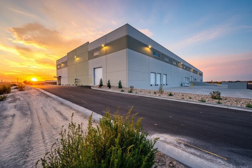 19127 Red Label Ln, Caldwell, ID à louer - Photo du bâtiment - Image 3 de 8