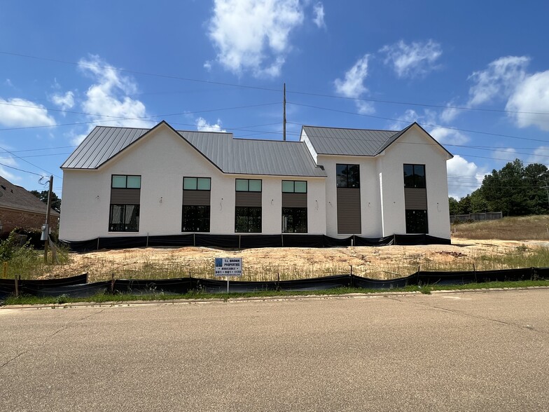 2005 Station Cv, Flowood, MS à vendre - Photo du bâtiment - Image 1 de 1