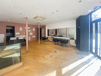 Plus de détails pour Commerce de détail à louer