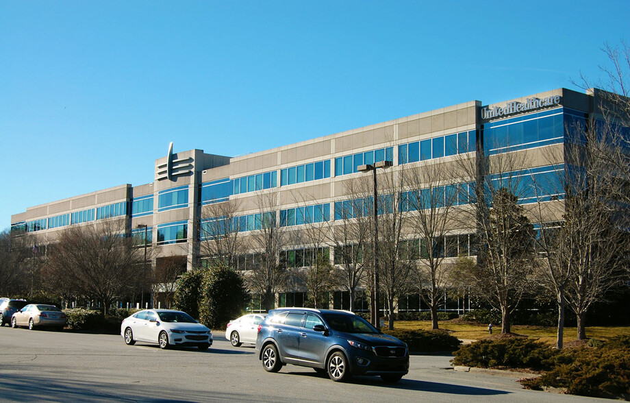 3803 N Elm St, Greensboro, NC for lease - Building Photo - Image 2 of 8