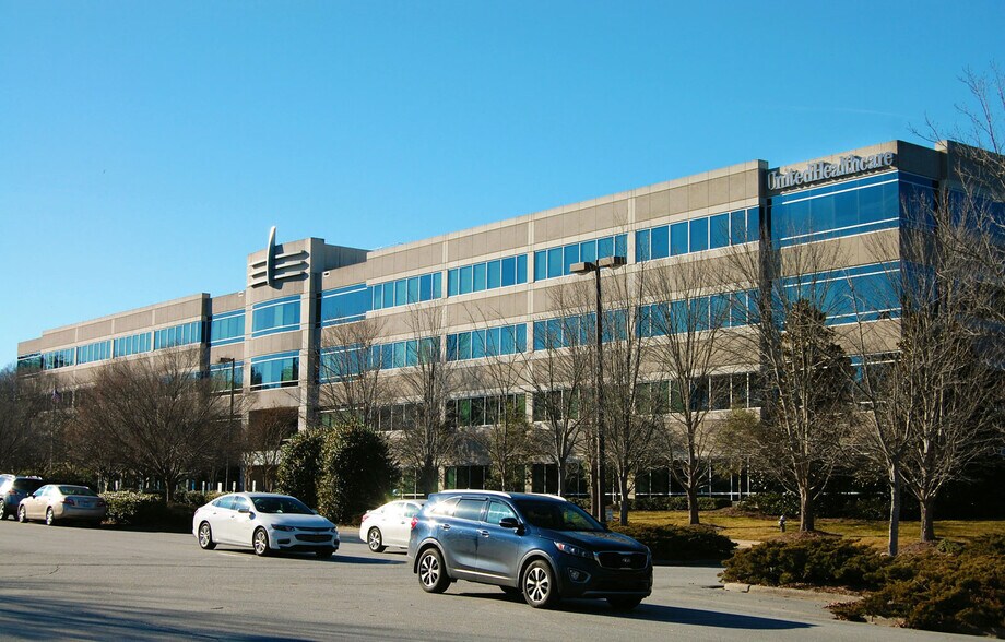 3803 N Elm St, Greensboro, NC à louer - Photo du bâtiment - Image 2 de 3