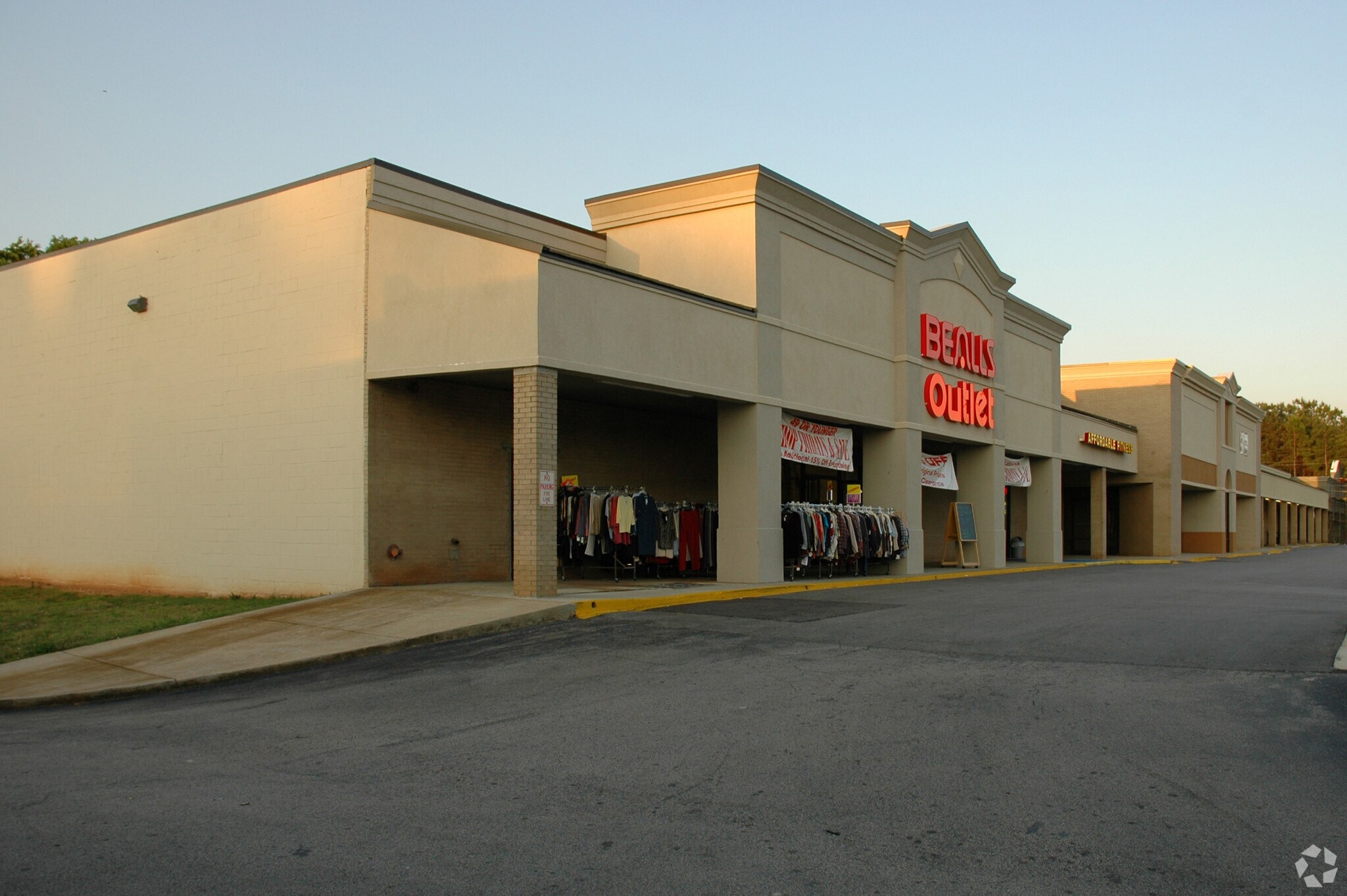 299 Commerce Ave, Lagrange, GA for lease Primary Photo- Image 1 of 6