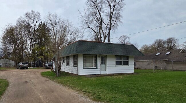 More details for 321 W Sheridan Rd, Lansing, MI - Specialty for Sale