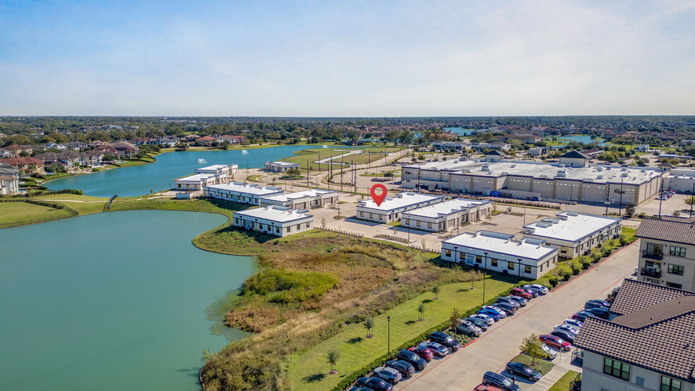 5501 Cabrera dr, Sugar Land, TX for lease - Building Photo - Image 1 of 31