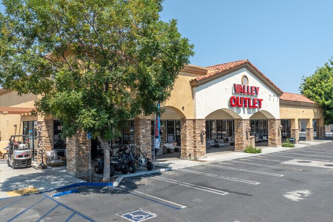 More details for 1986 W Florida Ave, Hemet, CA - Retail for Lease
