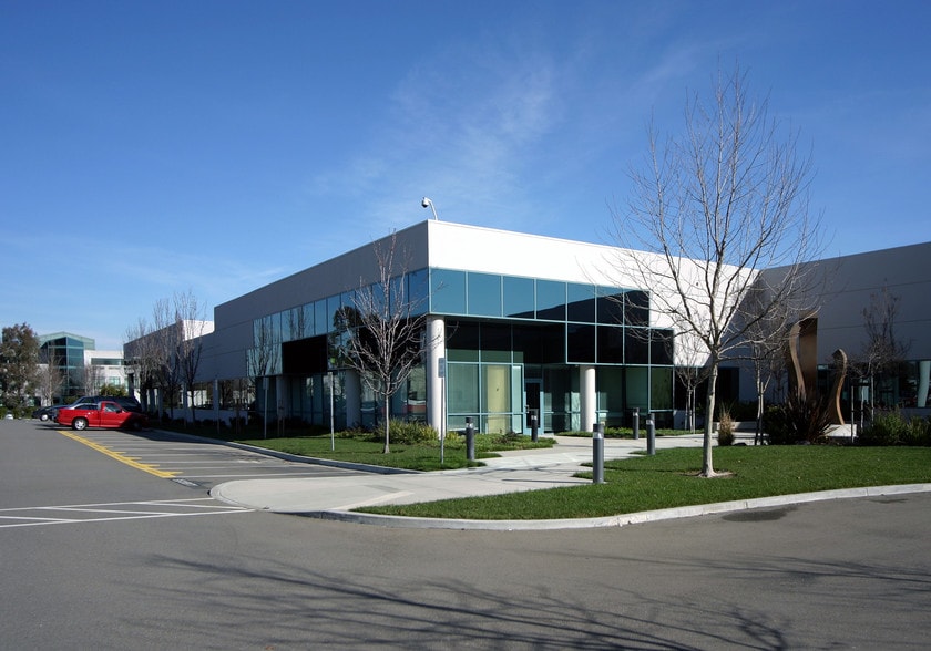 4155 Hopyard Rd, Pleasanton, CA for lease - Building Photo - Image 2 of 11