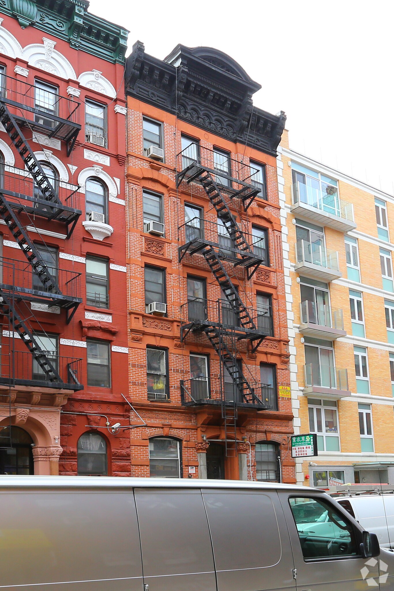 26 Henry St, New York, NY for lease Primary Photo- Image 1 of 13