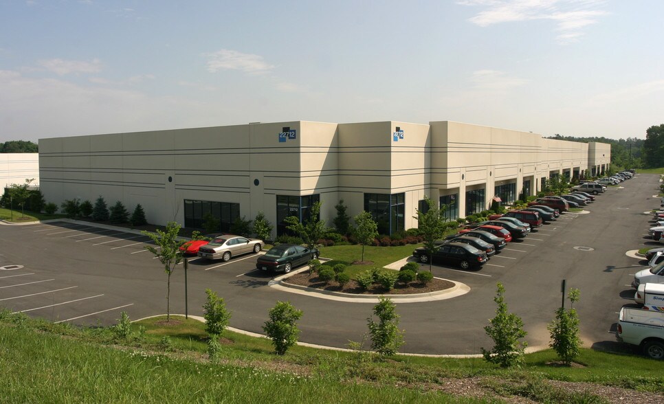 22712 Commerce Center Ct, Sterling, VA à louer - Autre - Image 2 de 6