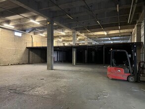 Bureau dans Garges-lès-Gonesse à louer Photo du bâtiment- Image 2 de 2