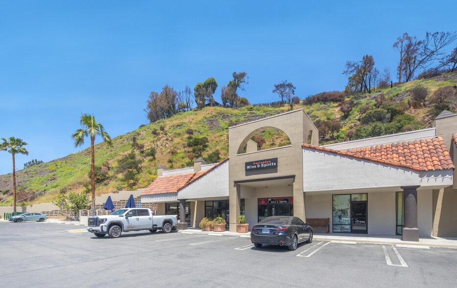 514-548 Palisades Dr, Pacific Palisades, CA for lease - Building Photo - Image 2 of 8