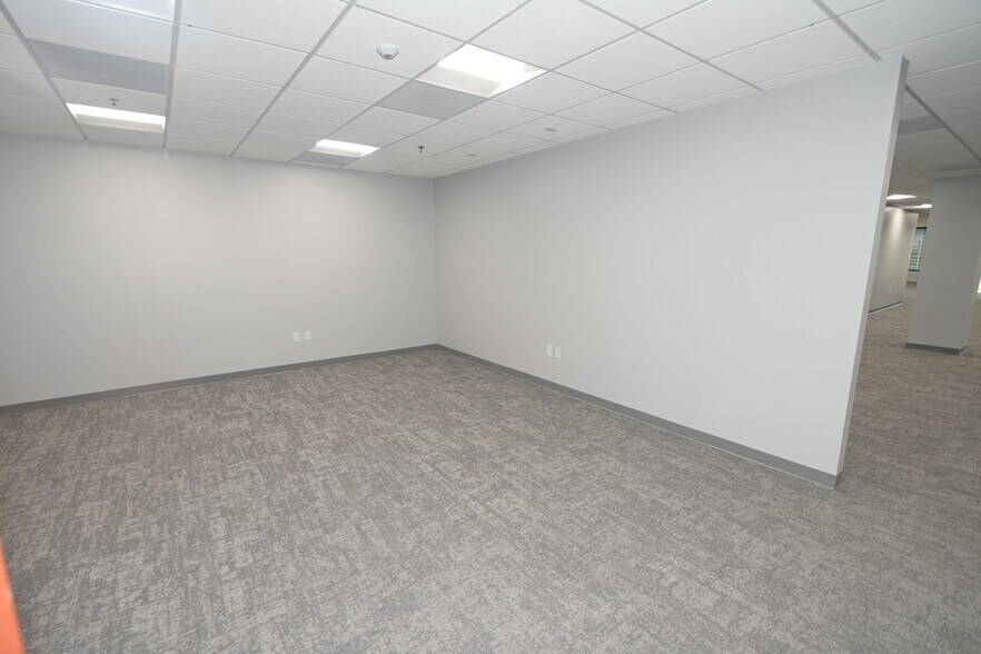 225 E Robinson St, Orlando, FL à louer - Photo intérieure - Image 2 de 66