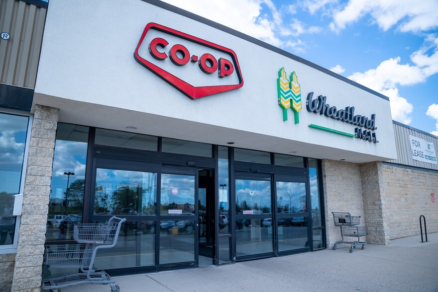 1150 Central Ave N, Swift Current, SK for lease - Building Photo - Image 2 of 6