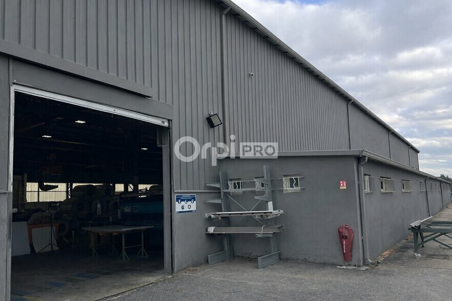 Office in Sorgues for lease - Building Photo - Image 2 of 12