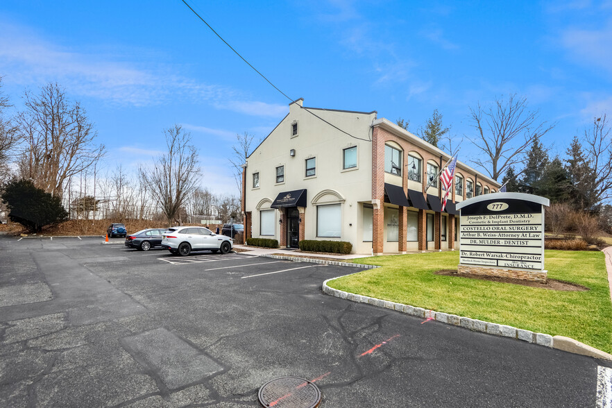 777 Franklin Ave, Franklin Lakes, NJ for lease - Building Photo - Image 3 of 11