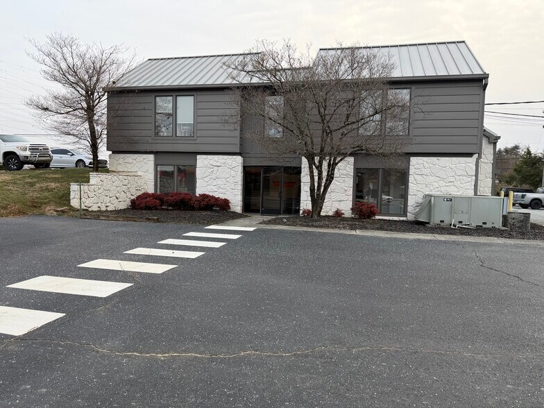 10000 Kingston Pike, Knoxville, TN for lease - Primary Photo - Image 1 of 15