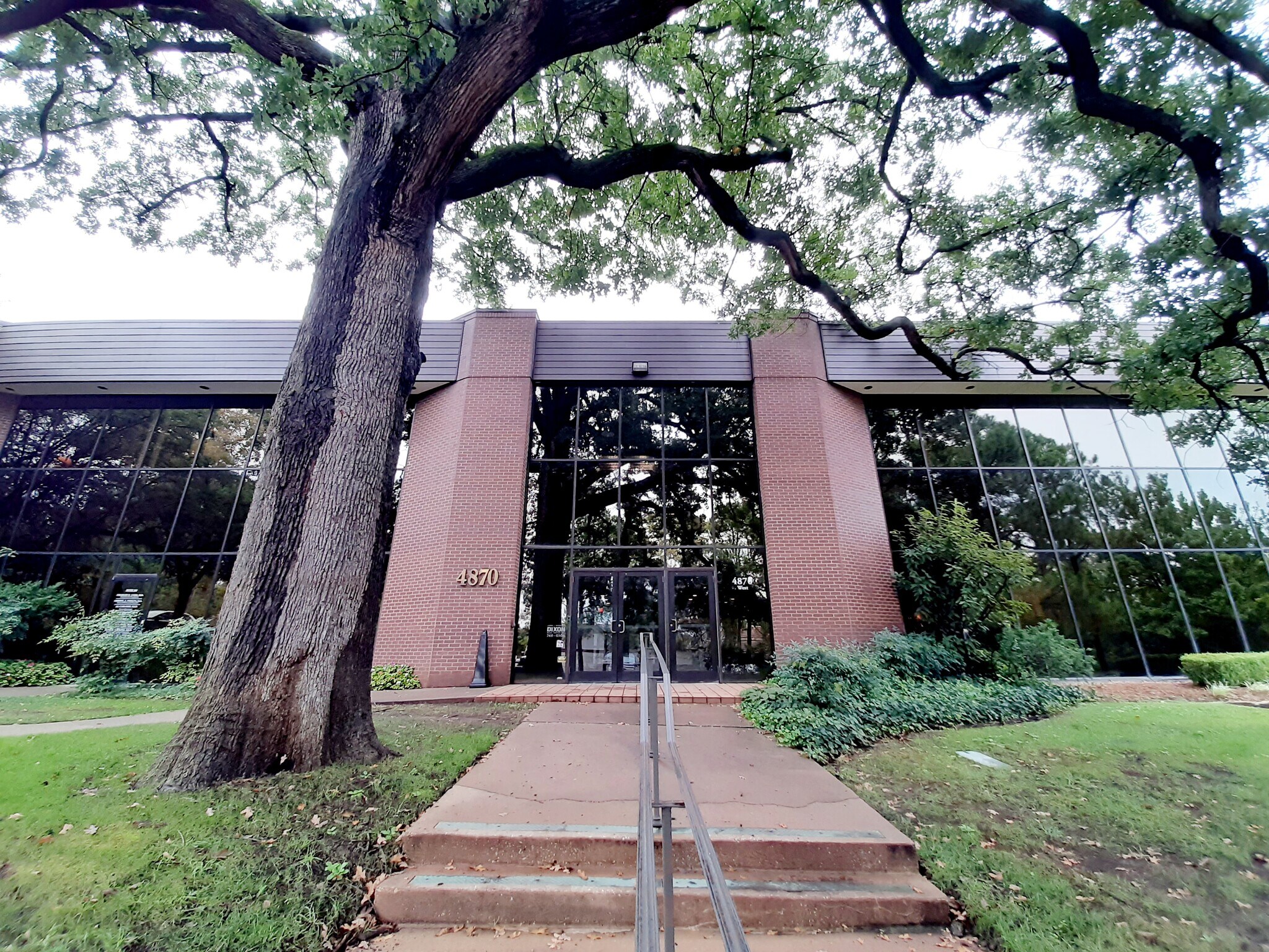 4870 S Lewis Ave, Tulsa, OK for sale Building Photo- Image 1 of 1