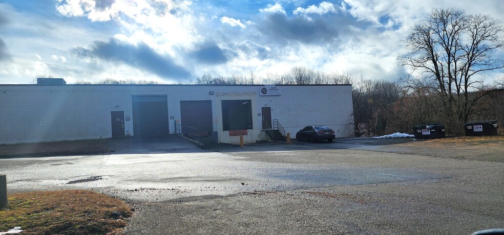 58 Commercial St, Watertown, CT for lease - Building Photo - Image 3 of 3