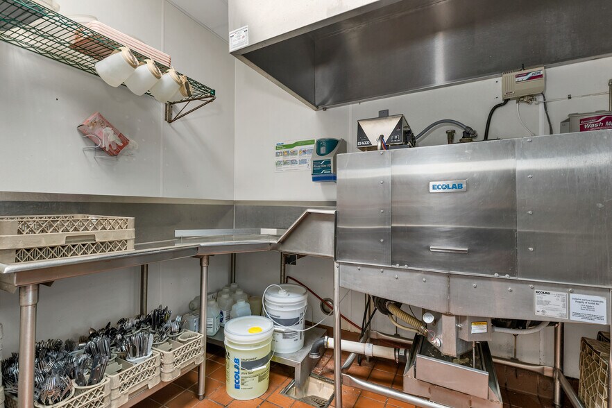 224 S River Rd, Bedford, NH à louer - Photo du bâtiment - Image 2 de 14