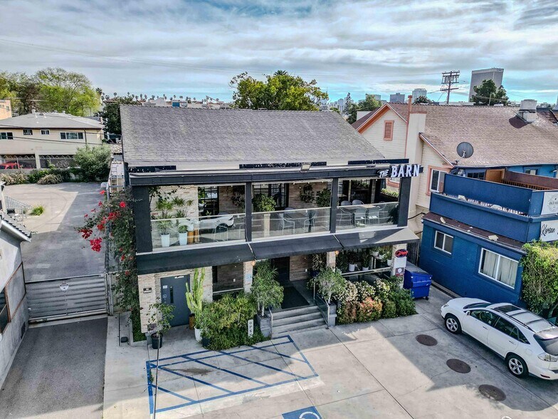228 S Oxford Ave, Los Angeles, CA à vendre - Photo du bâtiment - Image 2 de 32