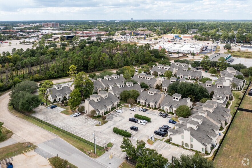 12820 Willow Centre Dr, Houston, TX à louer - Aérien - Image 3 de 21