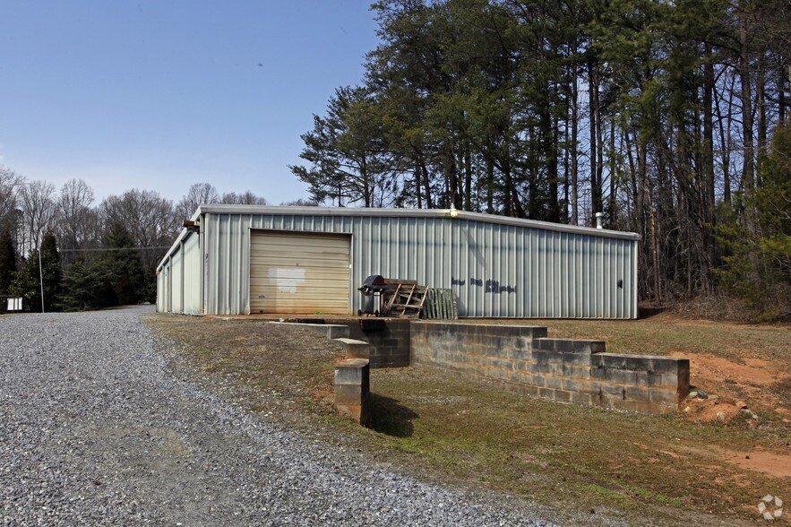 3717 W Franklin Blvd, Gastonia, NC à vendre - Photo du bâtiment - Image 2 de 3