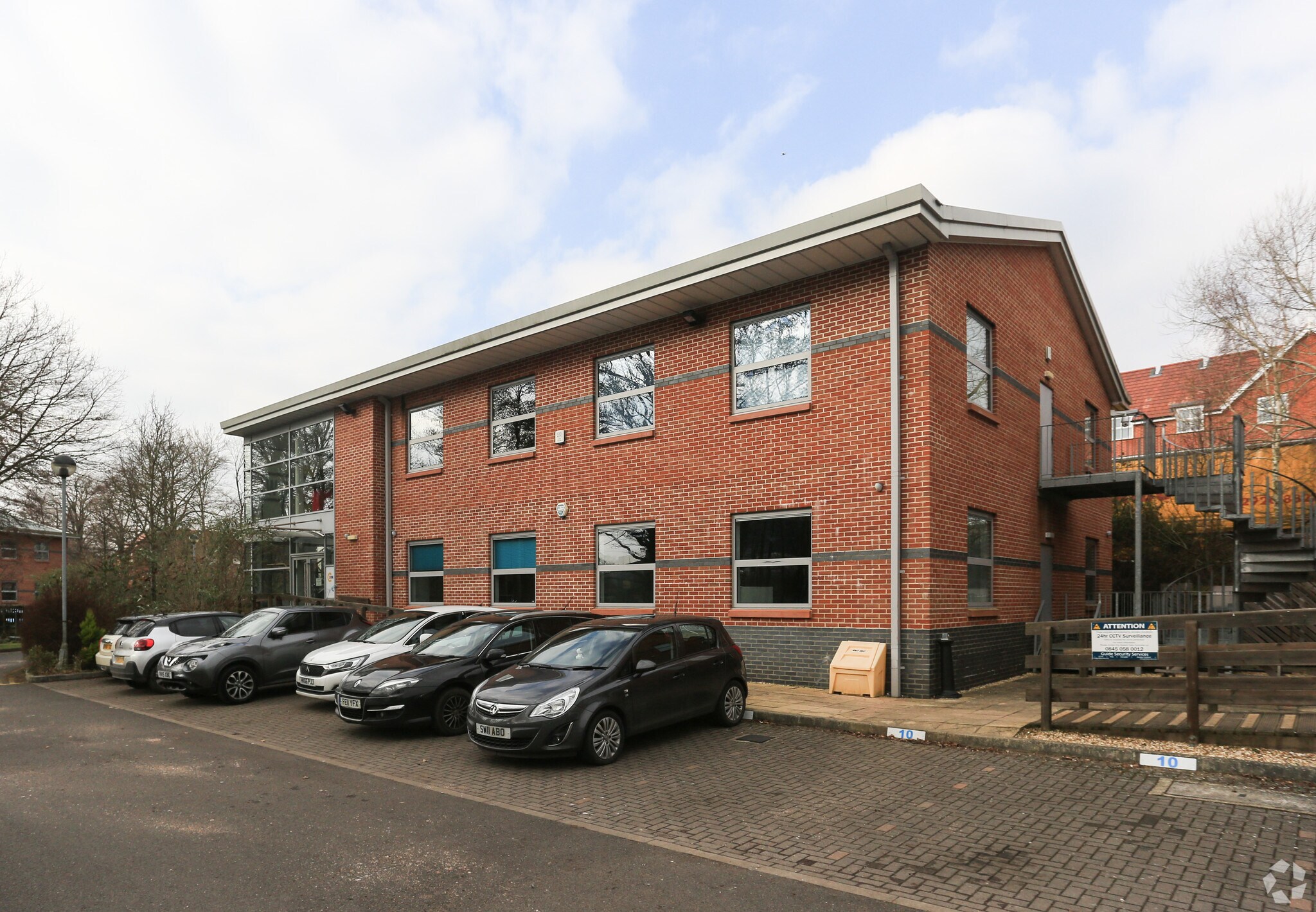 Molly Millars Ln, Wokingham à vendre Photo principale- Image 1 de 8