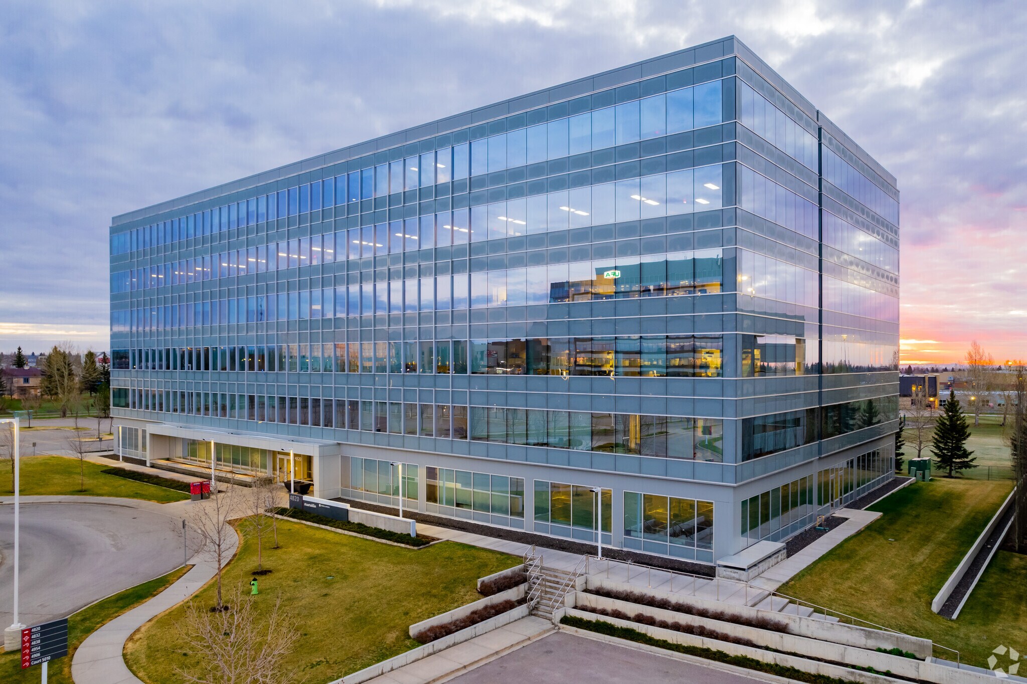 4820 Richard Rd SW, Calgary, AB for lease Building Photo- Image 1 of 13